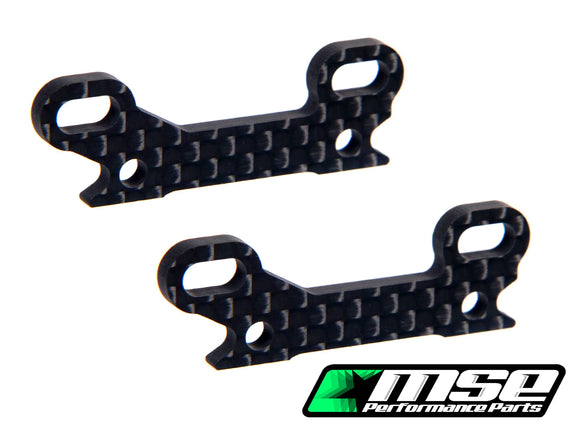MA2006 Mugen MTC2 Supporto braccio posteriore in carbonio 2.5mm caster 0/2° Rear upper arm caster bracket Carbon 2.5mm 0/2° (2pz)
